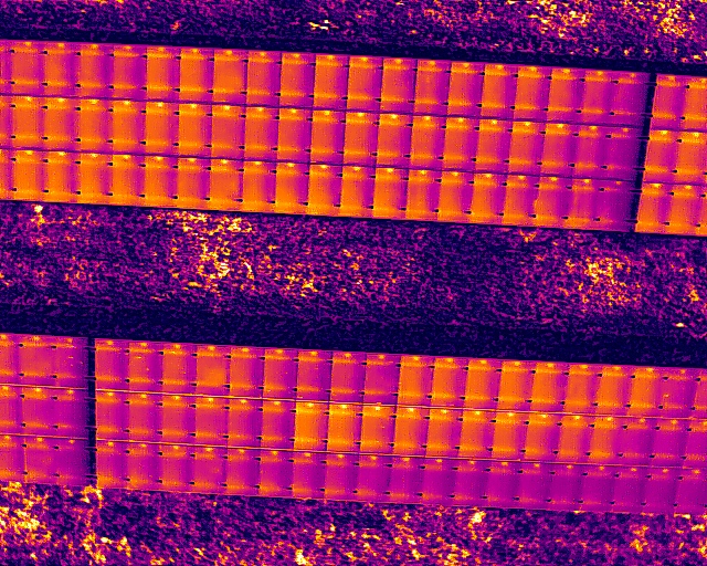 Termowizyjna inspekcja instalacji PV — identyfikacja anomalii i hot-spotów